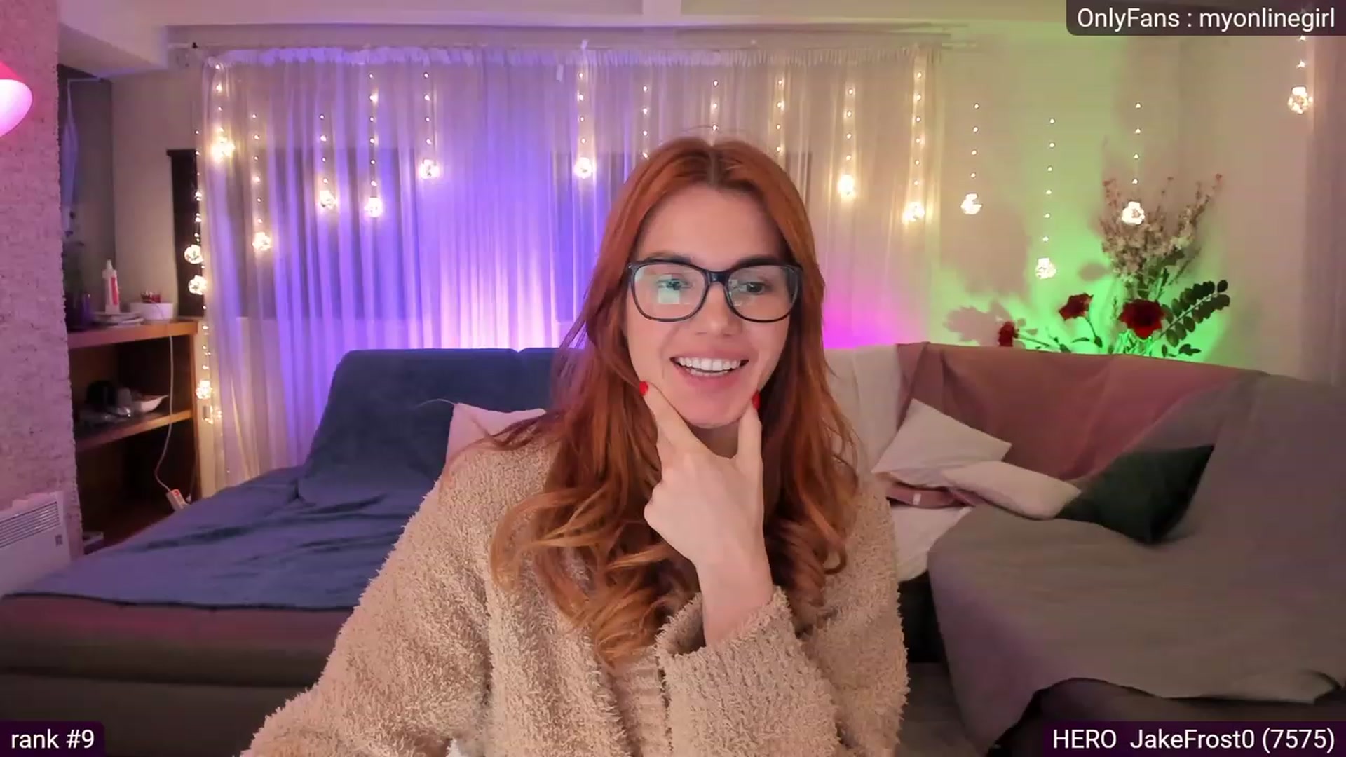 Gallery image thumbnail from OnlineGirl_'s myfreecams stream on, 12/27/2022, 22:05 image 17 of 20