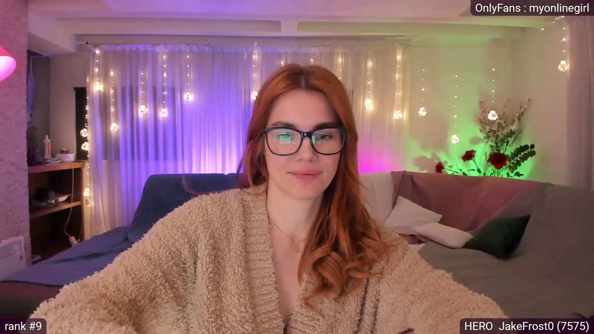 Gallery image thumbnail from OnlineGirl_'s myfreecams stream on, 12/27/2022, 22:05 image 16 of 20