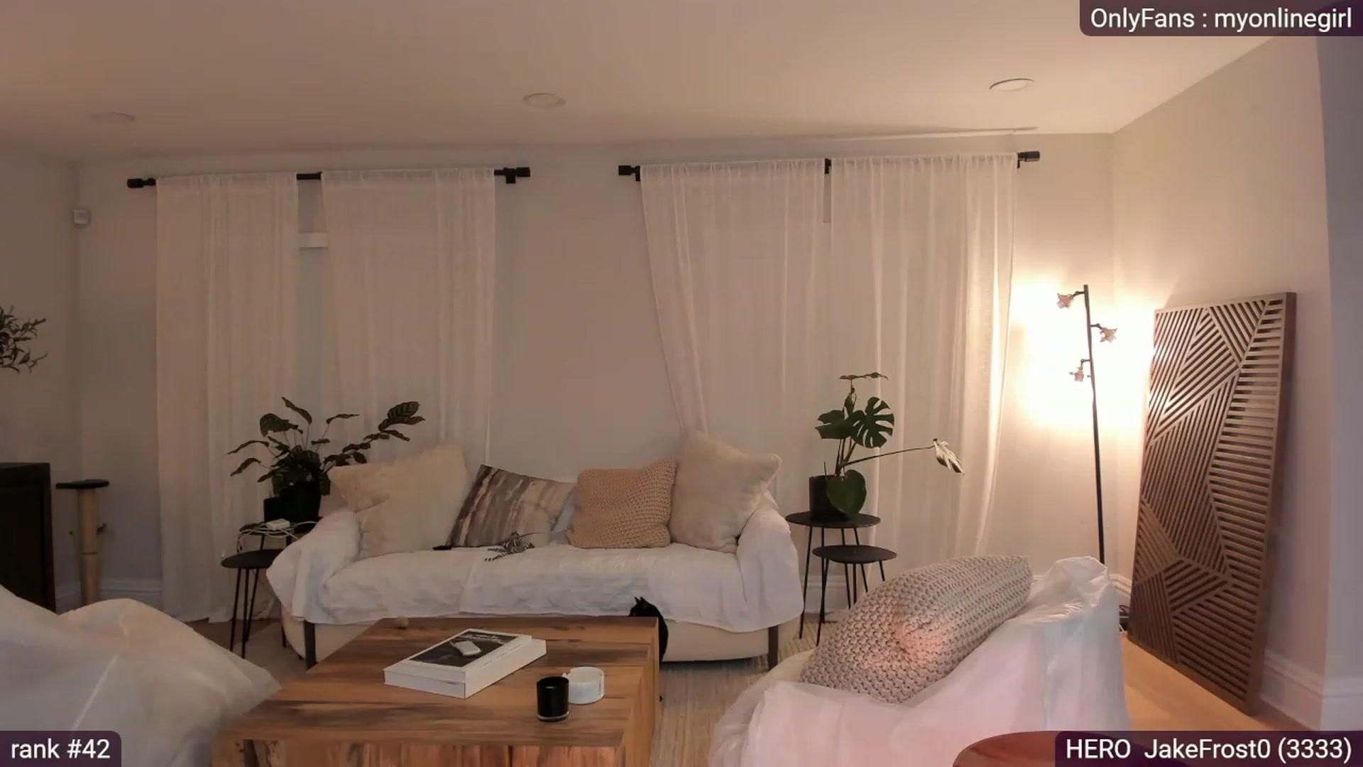 Gallery image thumbnail from OnlineGirl_'s myfreecams stream on, 01/13/2023, 01:57 image 12 of 20