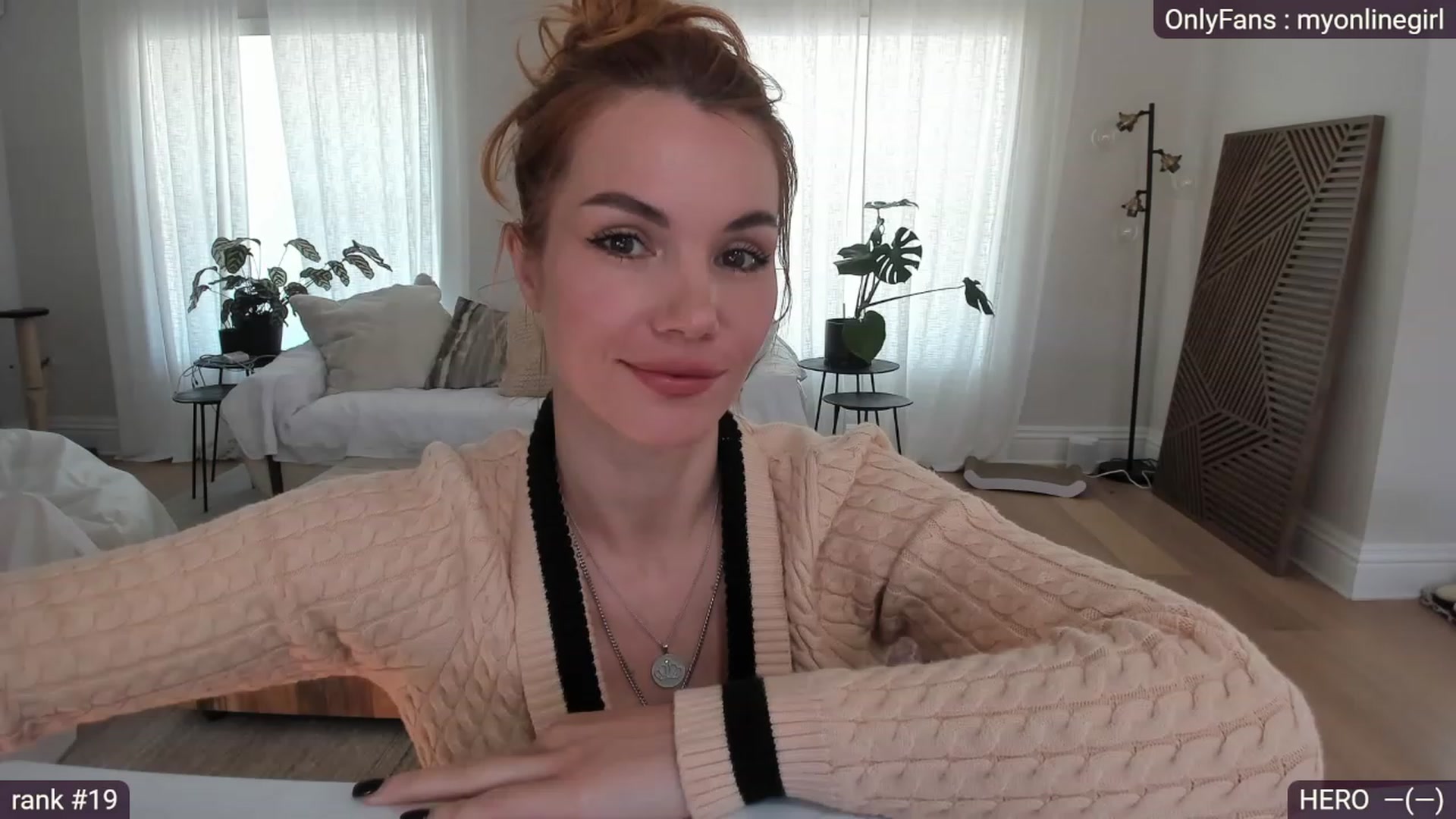 Gallery image thumbnail from OnlineGirl_'s myfreecams stream on, 01/15/2023, 20:46 image 1 of 20