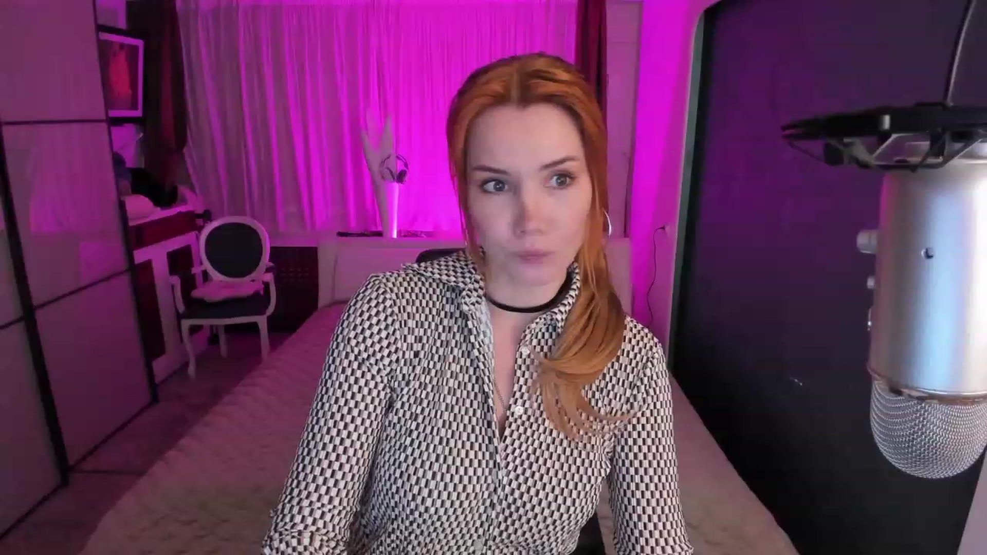 Gallery image thumbnail from OnlineGirl_'s myfreecams stream on, 07/01/2023, 22:45 image 1 of 20