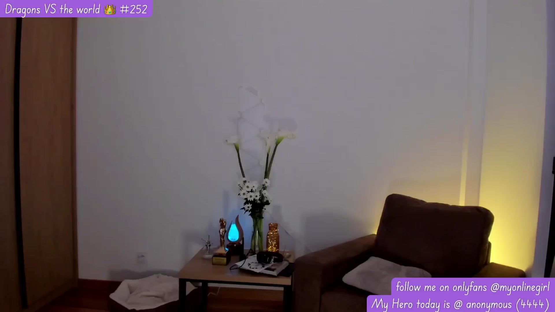 Gallery image thumbnail from OnlineGirl_'s myfreecams stream on, 04/06/2024, 21:27 image 13 of 20