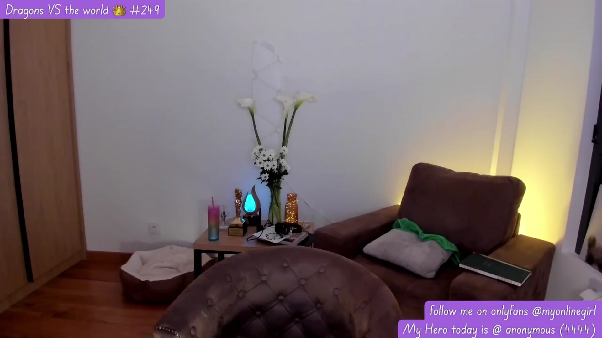 Gallery image thumbnail from OnlineGirl_'s myfreecams stream on, 04/06/2024, 21:27 image 16 of 20