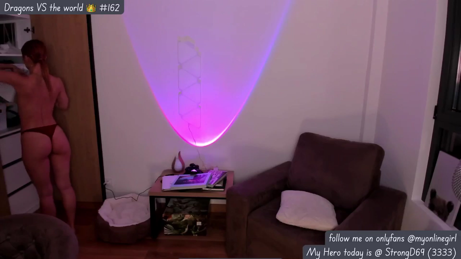 Gallery image thumbnail from OnlineGirl_'s myfreecams stream on, 06/07/2024, 20:32 image 9 of 20