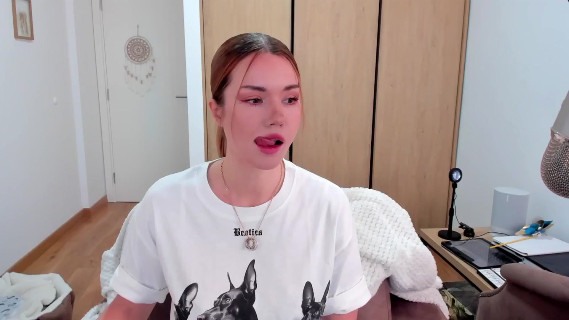 Gallery image thumbnail from OnlineGirl_'s myfreecams stream on, 11/09/2024, 06:52 image 1 of 20