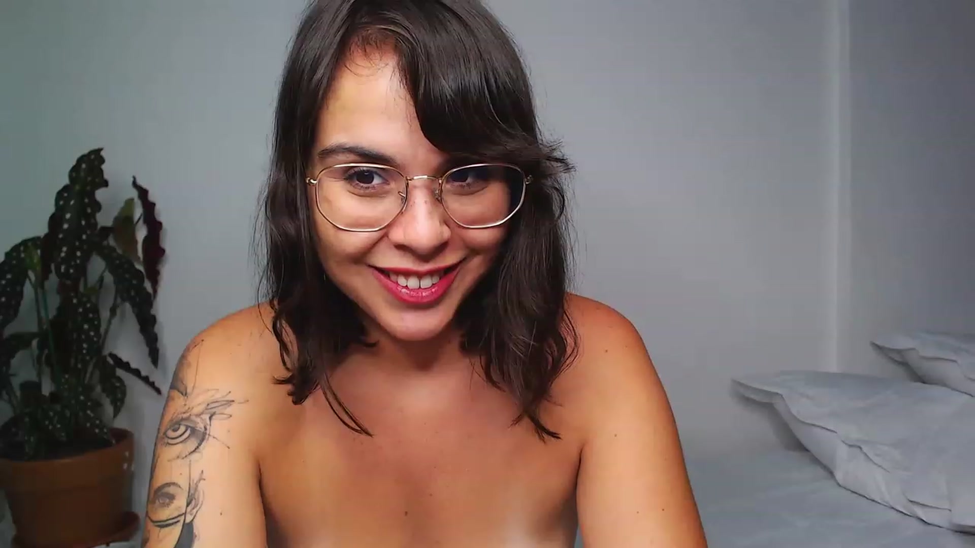 Gallery image thumbnail from OnlineSnack's myfreecams stream on, 11/25/2022, 06:52 image 6 of 20