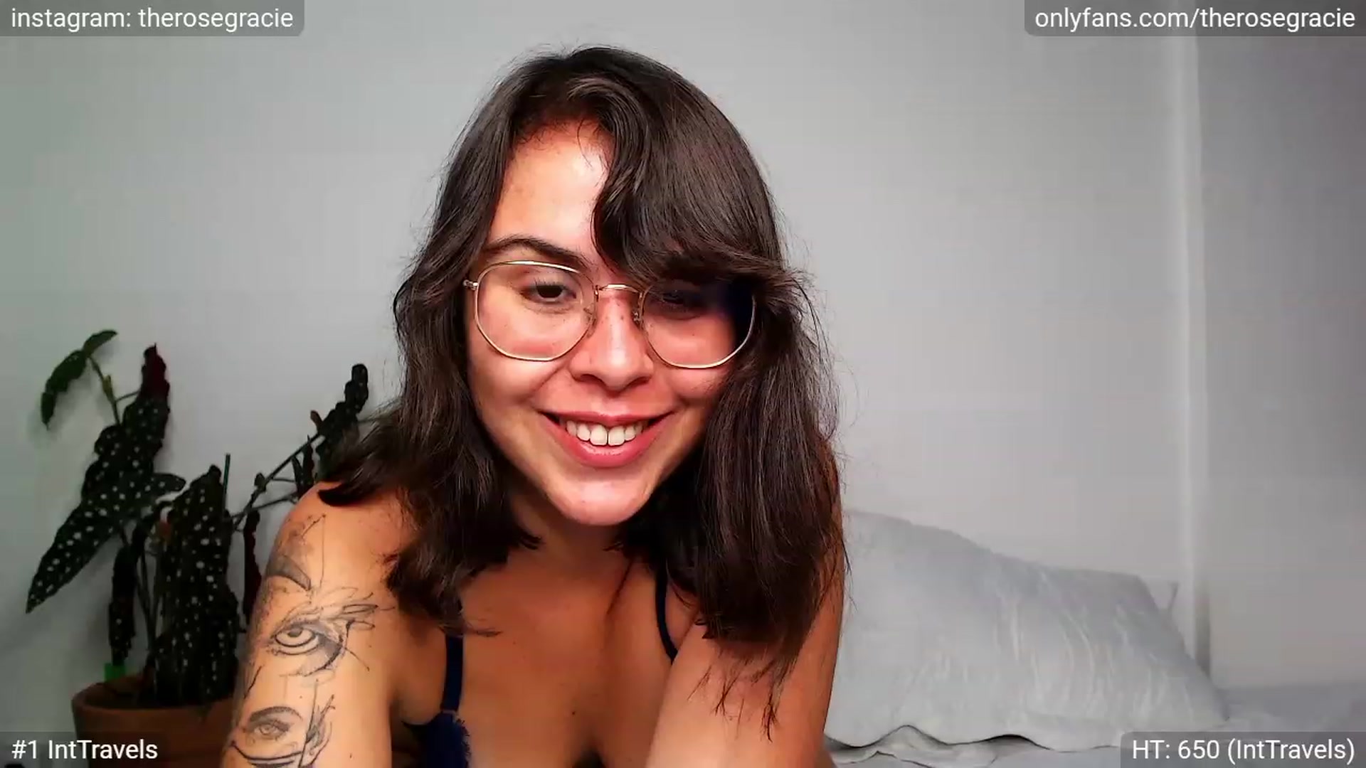 Gallery image thumbnail from OnlineSnack's myfreecams stream on, 12/30/2022, 04:57 image 3 of 20
