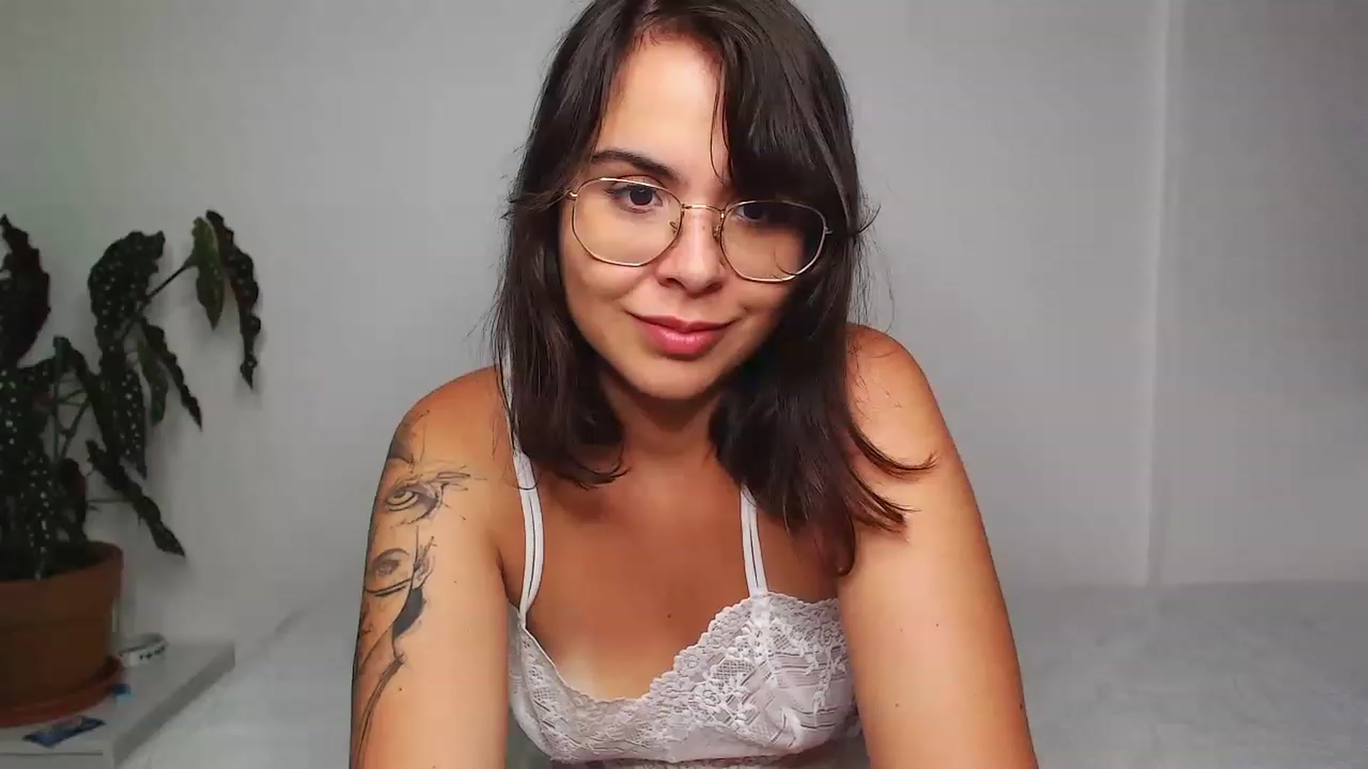 Gallery image thumbnail from OnlineSnack's myfreecams stream on, 01/02/2023, 05:46 image 16 of 20