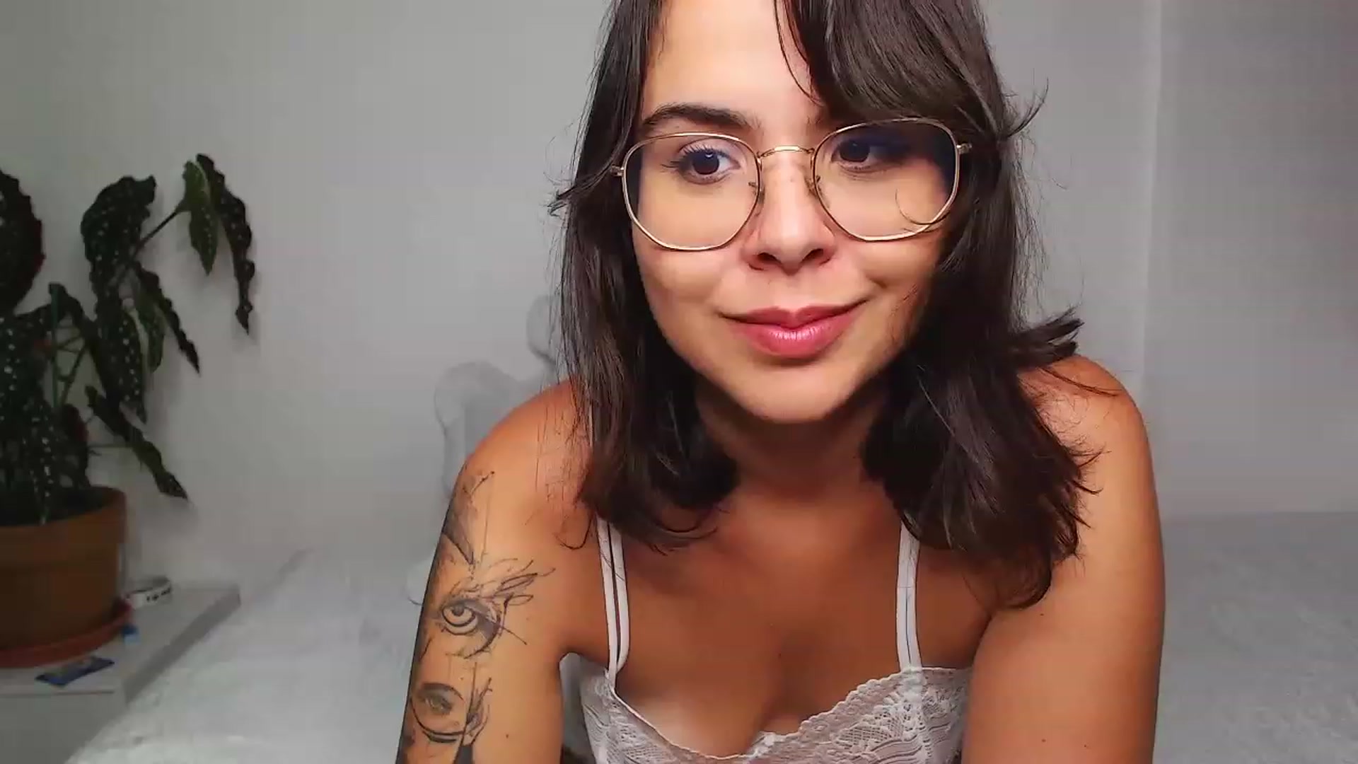 Gallery image thumbnail from OnlineSnack's myfreecams stream on, 01/02/2023, 05:46 image 15 of 20