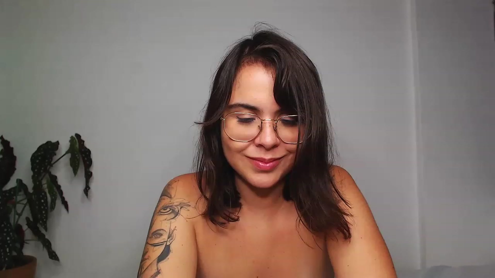 Gallery image thumbnail from OnlineSnack's myfreecams stream on, 01/02/2023, 08:26 image 10 of 20