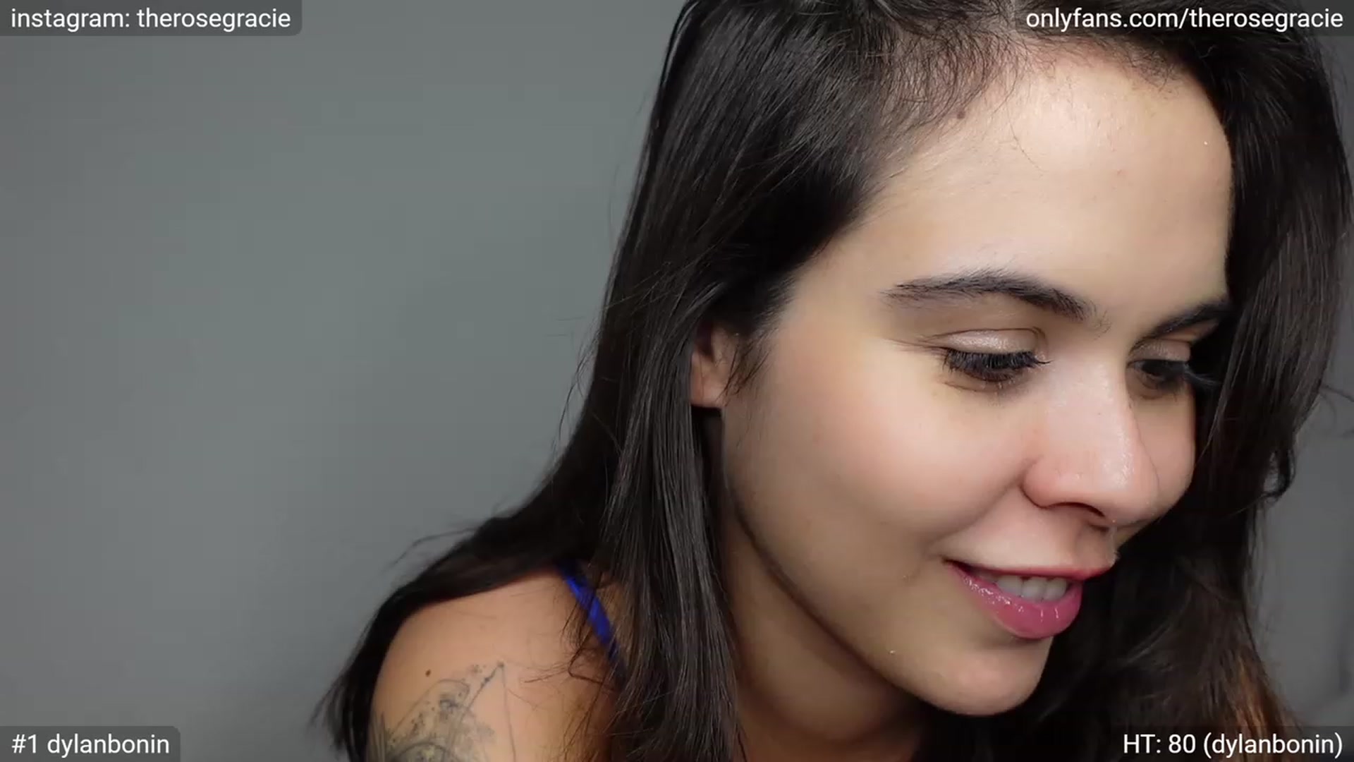Gallery image thumbnail from OnlineSnack's myfreecams stream on, 05/17/2023, 24:19 image 6 of 20