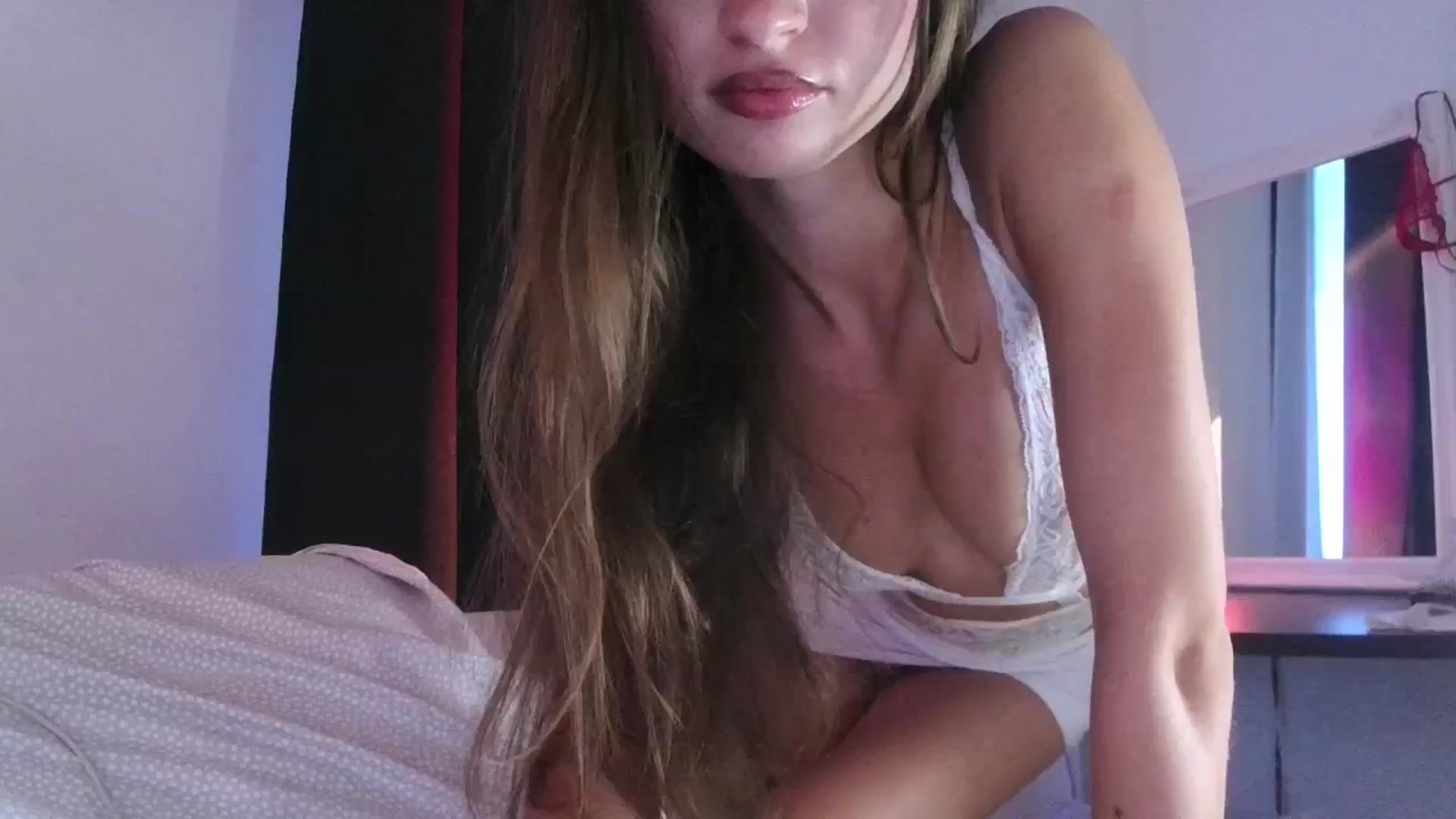Gallery image thumbnail from Only8Petal's myfreecams stream on, 09/02/2024, 18:32 image 11 of 20