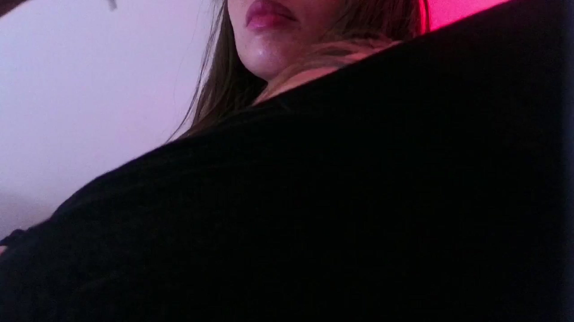 Gallery image thumbnail from Only8Petal's myfreecams stream on, 10/28/2024, 15:59 image 17 of 20