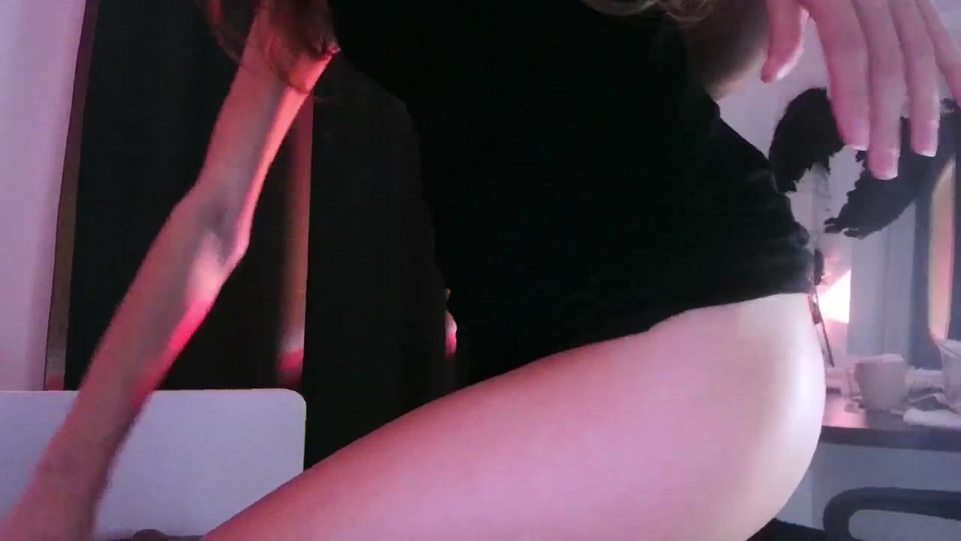 Gallery image thumbnail from Only8Petal's myfreecams stream on, 11/07/2024, 24:00 image 13 of 20
