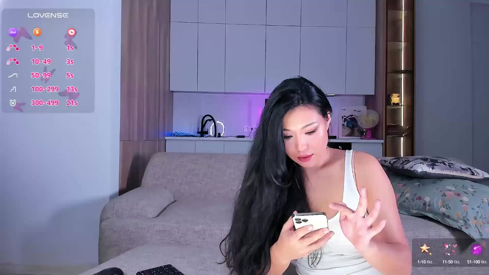 Gallery image thumbnail from OnlyCats's myfreecams stream on, 12/20/2024, 21:12 image 13 of 20
