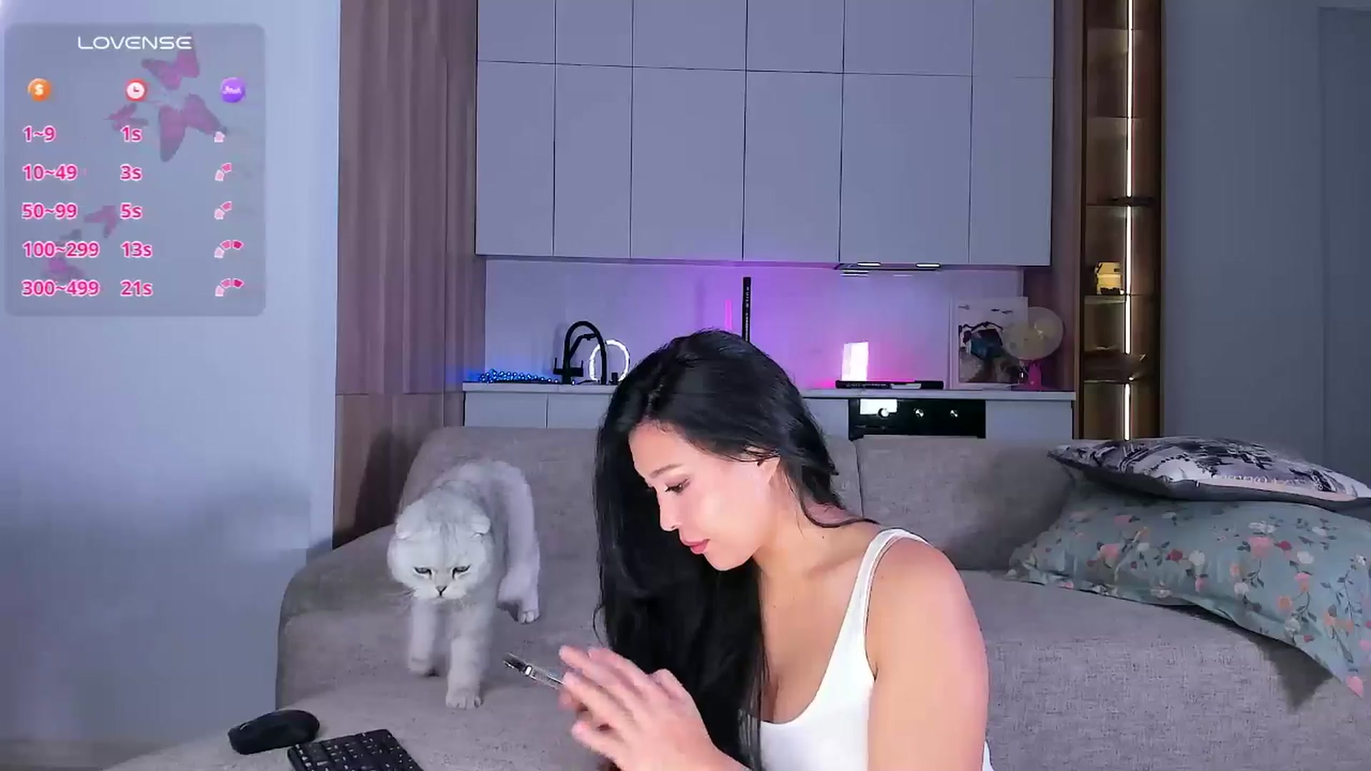 Gallery image thumbnail from OnlyCats's myfreecams stream on, 12/20/2024, 21:12 image 18 of 20