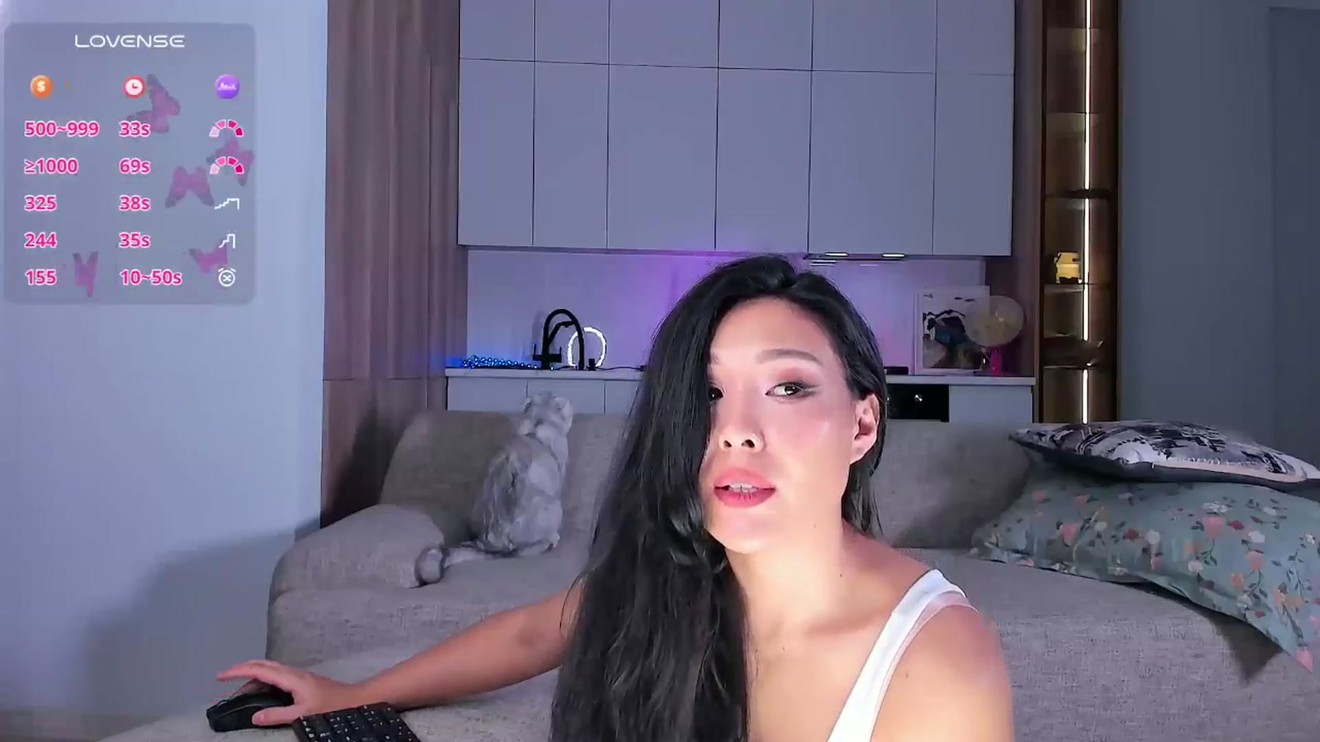 Gallery image thumbnail from OnlyCats's myfreecams stream on, 12/20/2024, 21:12 image 14 of 20