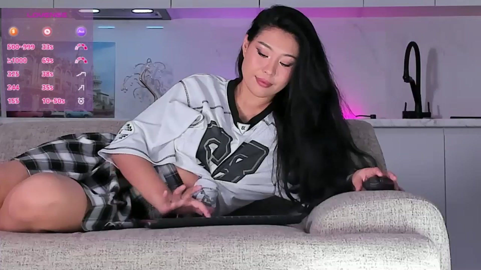 Gallery image thumbnail from OnlyCats's myfreecams stream on, 12/27/2024, 15:29 image 16 of 20