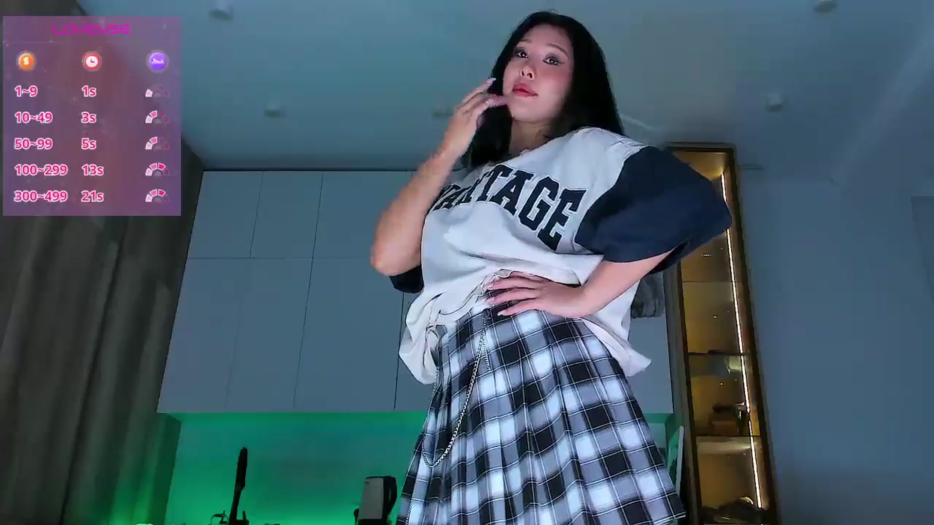 Gallery image thumbnail from OnlyCats's myfreecams stream on, 01/24/2025, 15:34 image 8 of 20