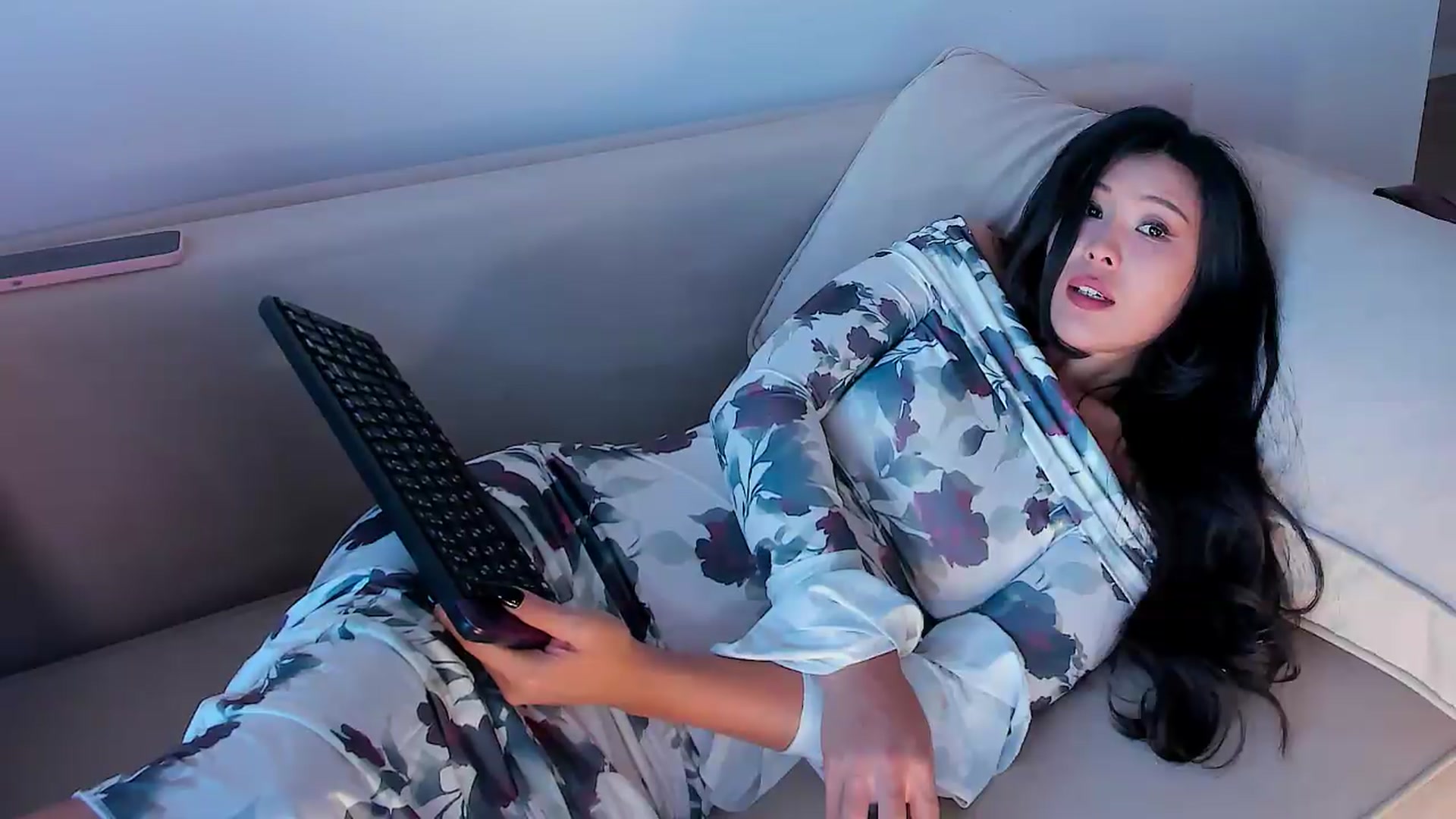 Gallery image thumbnail from OnlyCats's myfreecams stream on, 08/18/2026, 12:38 image 2 of 20