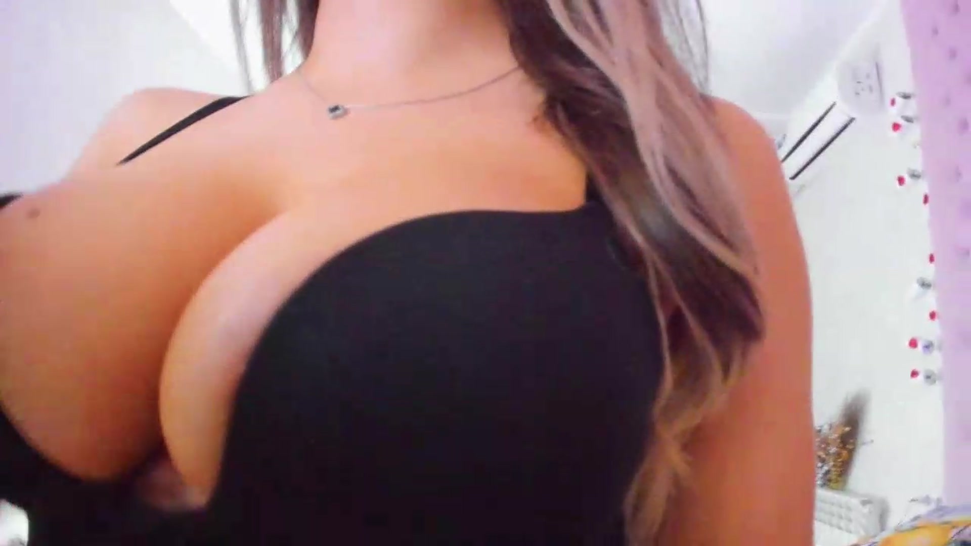 Gallery image thumbnail from OnlyKriss's myfreecams stream on, 05/26/2026, 16:56 image 19 of 20