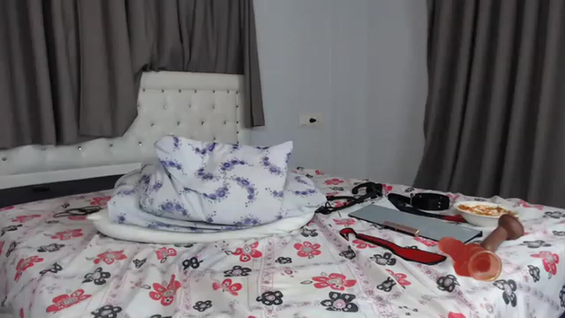 Gallery image thumbnail from OnlyLou's myfreecams stream on, 11/20/2022, 19:01 image 4 of 20
