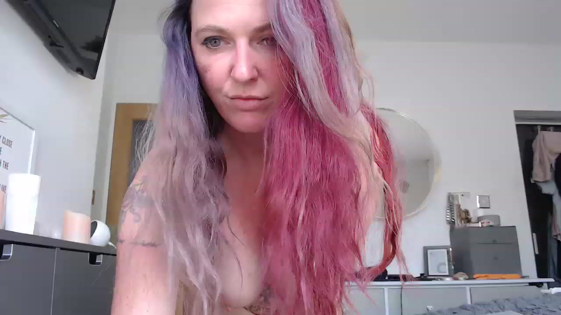 Gallery image thumbnail from OnlyLou's myfreecams stream on, 05/29/2023, 10:12 image 18 of 20