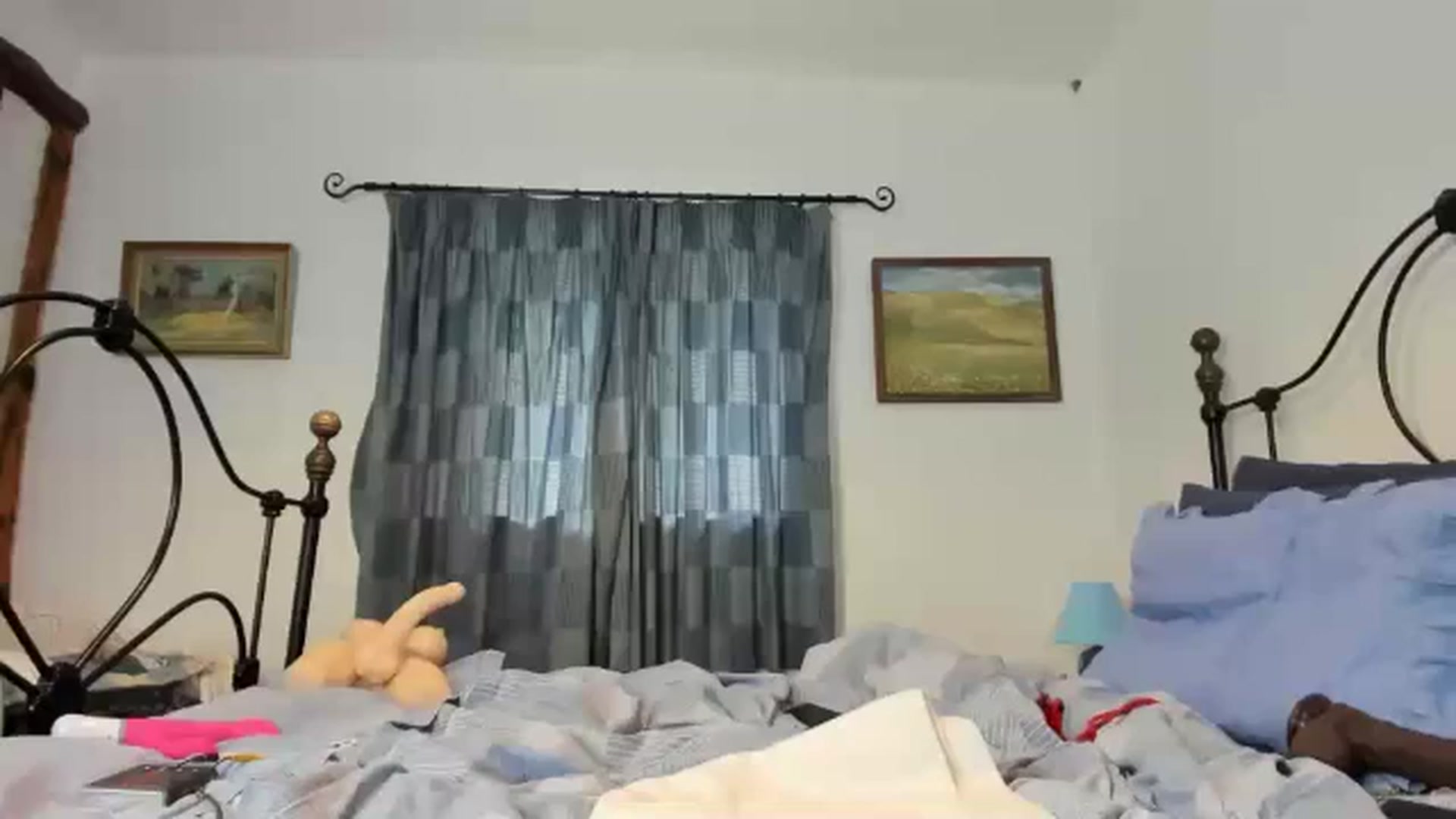Gallery image thumbnail from OnlyLou's myfreecams stream on, 05/03/2025, 10:28 image 13 of 20
