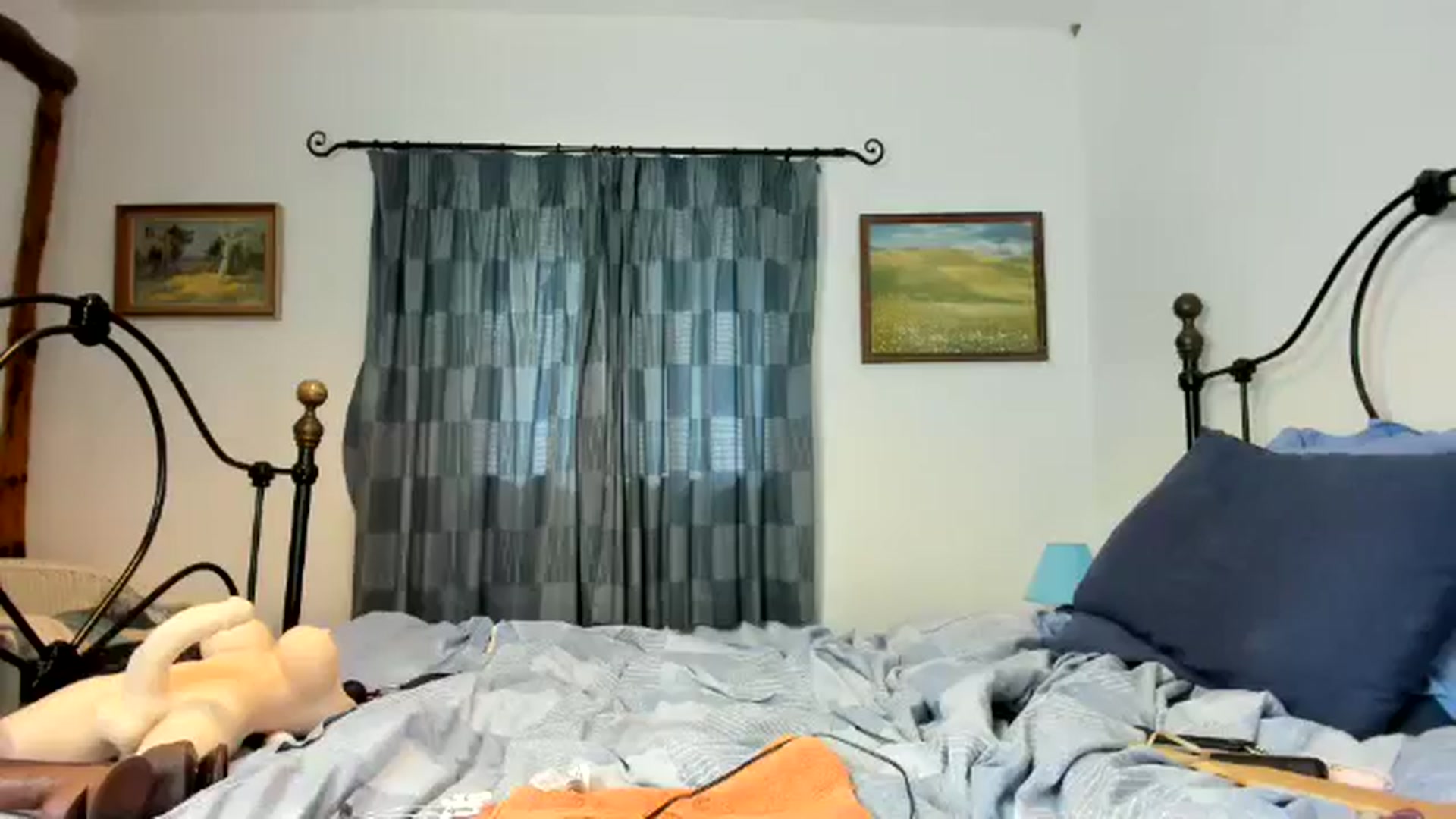 Gallery image thumbnail from OnlyLou's myfreecams stream on, 05/08/2025, 14:19 image 5 of 20