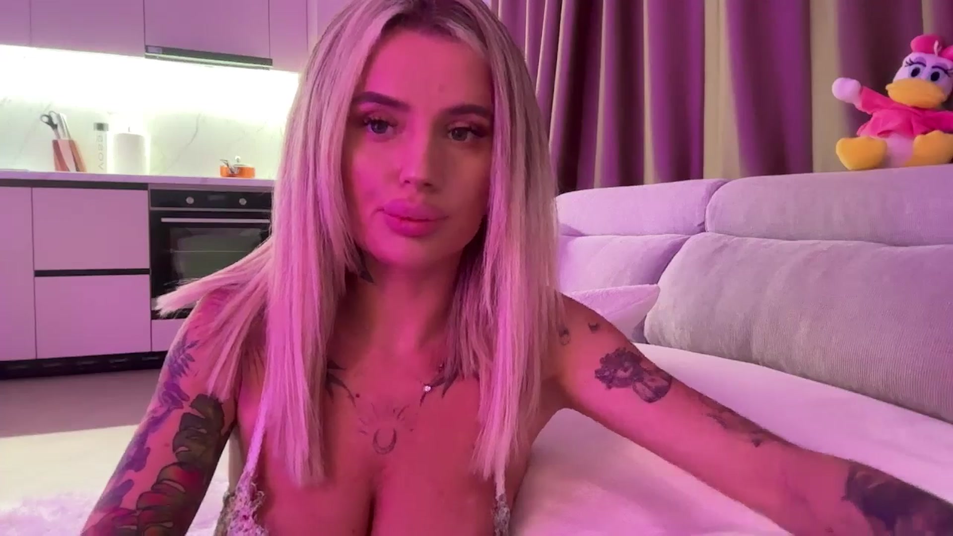 Gallery image thumbnail from Only_Serena's myfreecams stream on, 11/20/2025, 24:53 image 2 of 20