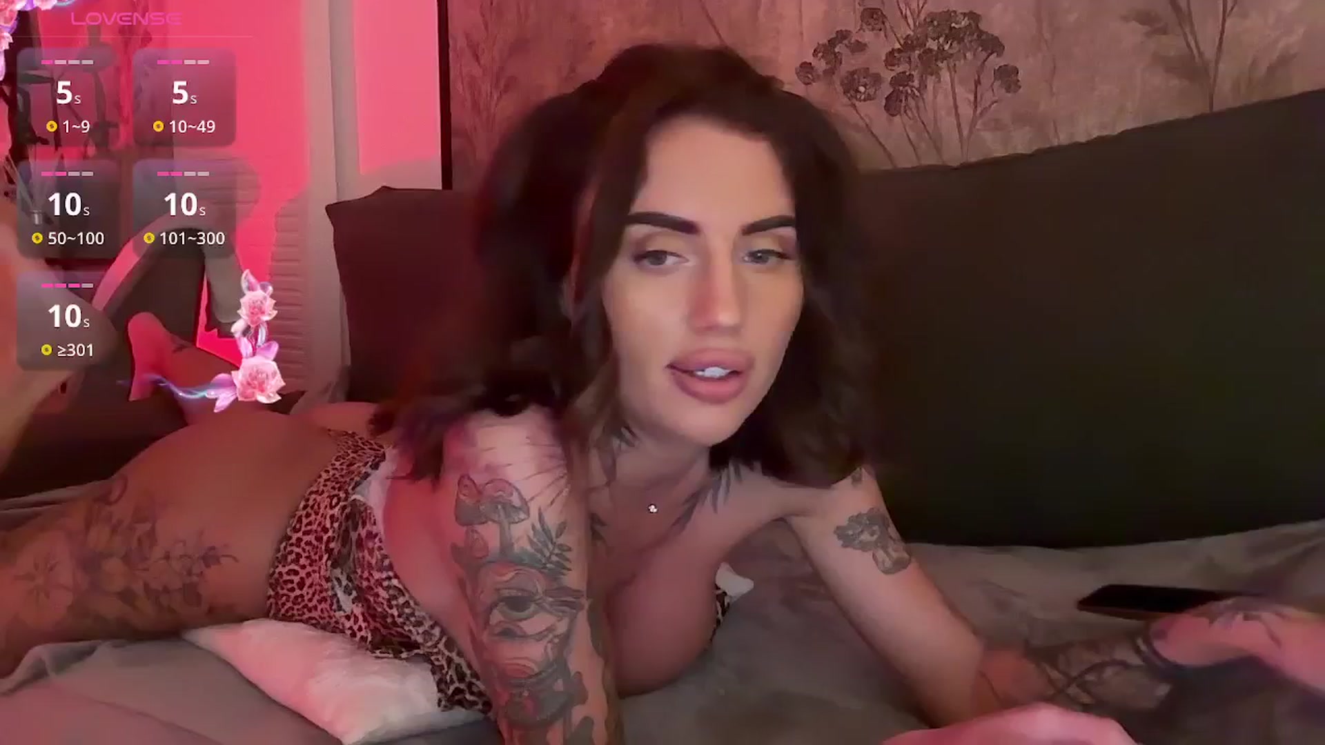 Gallery image thumbnail from Only_Serena's myfreecams stream on, 04/17/2026, 01:00 image 17 of 20