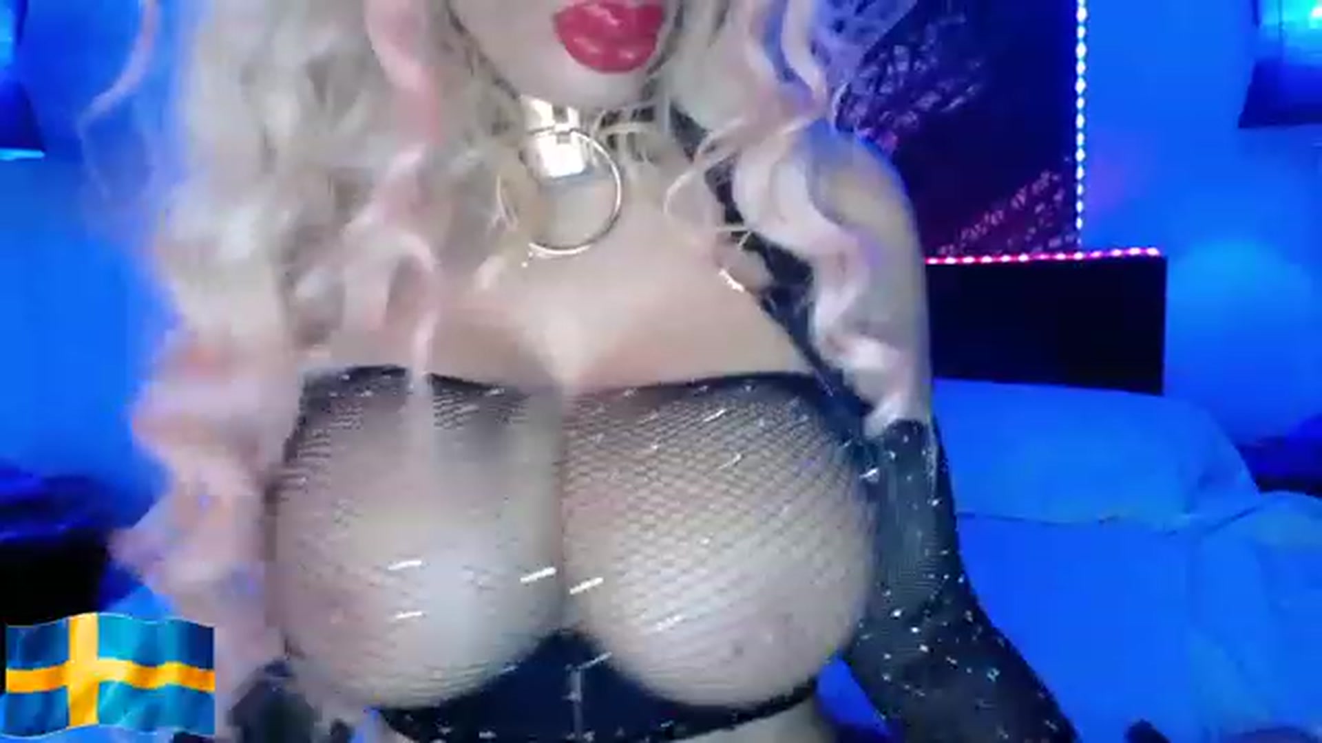 Gallery image thumbnail from Onlyingaa's myfreecams stream on, 11/15/2022, 24:59 image 13 of 20