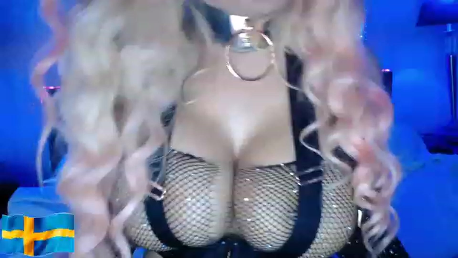 Gallery image thumbnail from Onlyingaa's myfreecams stream on, 11/15/2022, 01:50 image 12 of 20