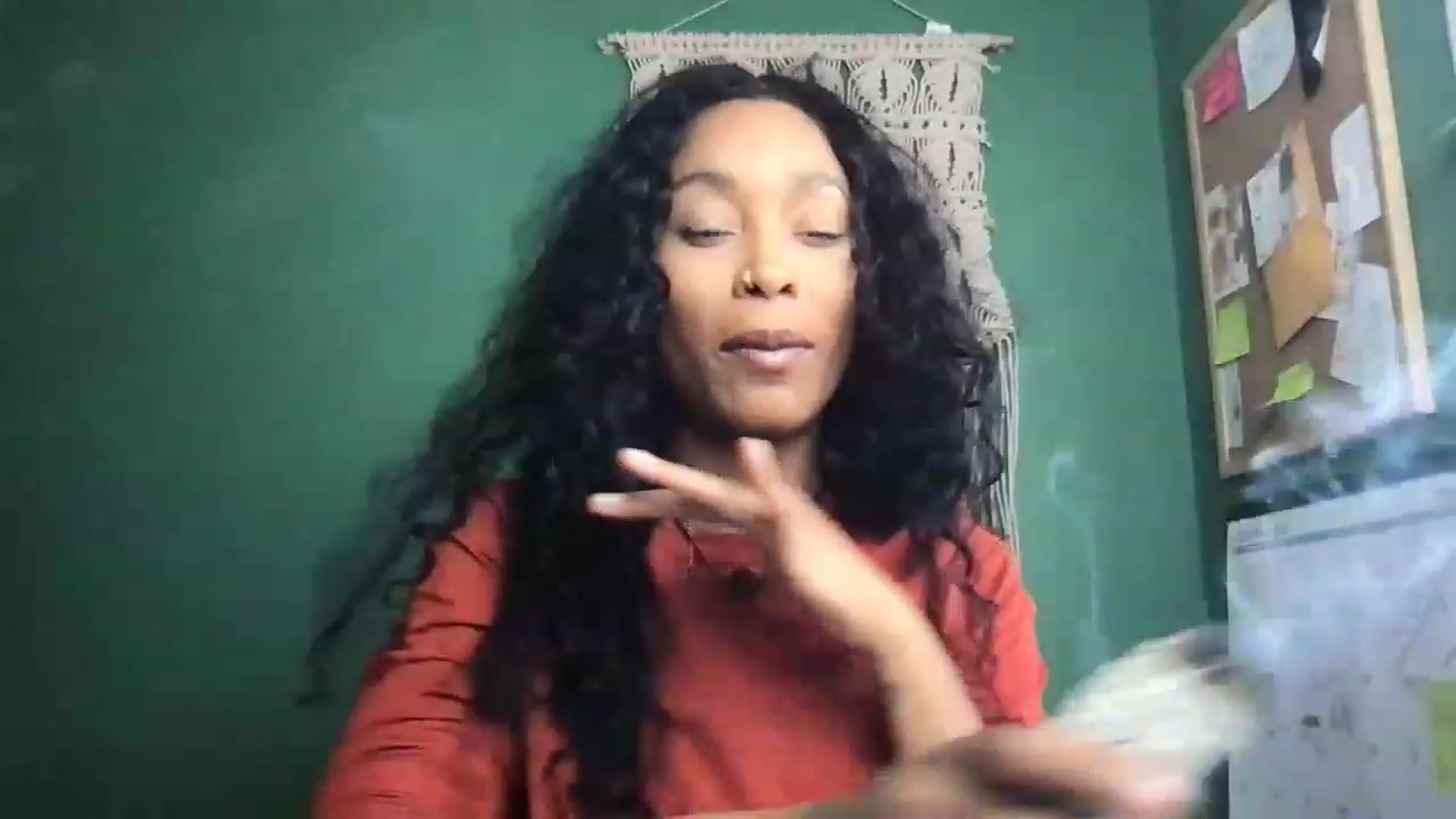 Gallery image thumbnail from OnyxK's myfreecams stream on, 12/02/2022, 16:31 image 19 of 20
