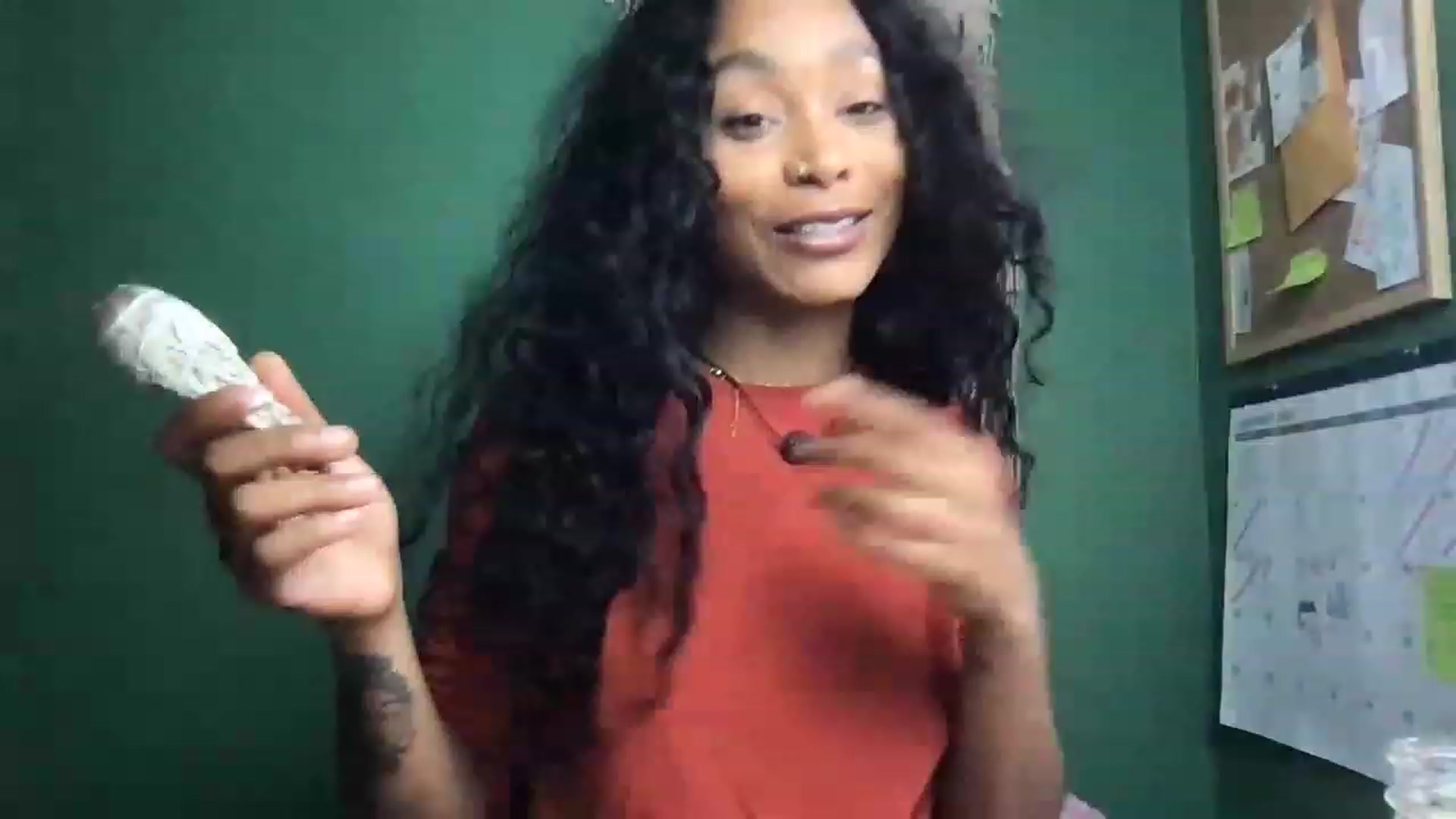 Gallery image thumbnail from OnyxK's myfreecams stream on, 12/02/2022, 16:31 image 20 of 20