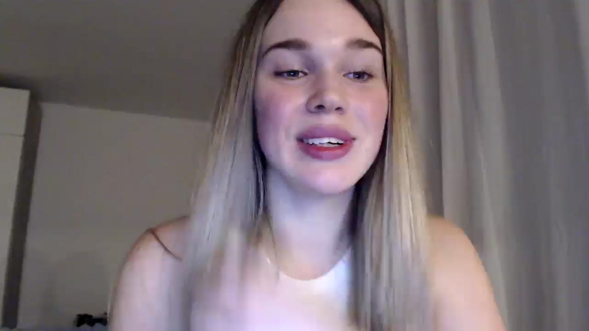 Gallery image thumbnail from Ooh_Cassie's myfreecams stream on, 12/31/2025, 19:33 image 1 of 20
