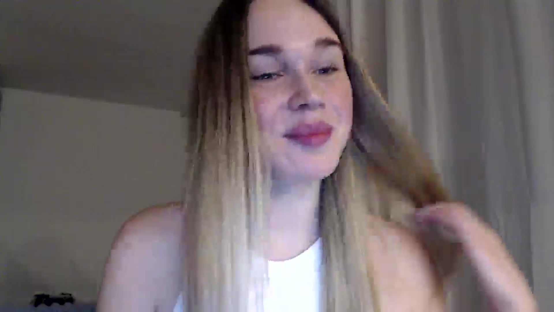 Gallery image thumbnail from Ooh_Cassie's myfreecams stream on, 12/31/2025, 19:33 image 14 of 20