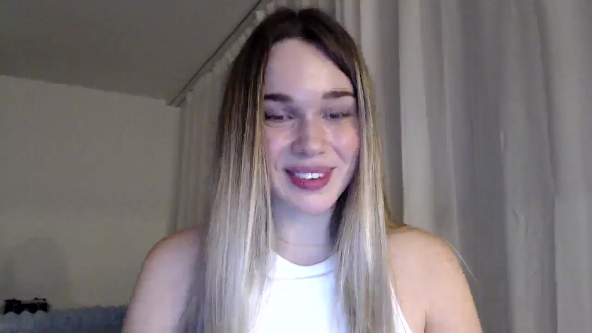 Gallery image thumbnail from Ooh_Cassie's myfreecams stream on, 12/31/2025, 21:32 image 18 of 20