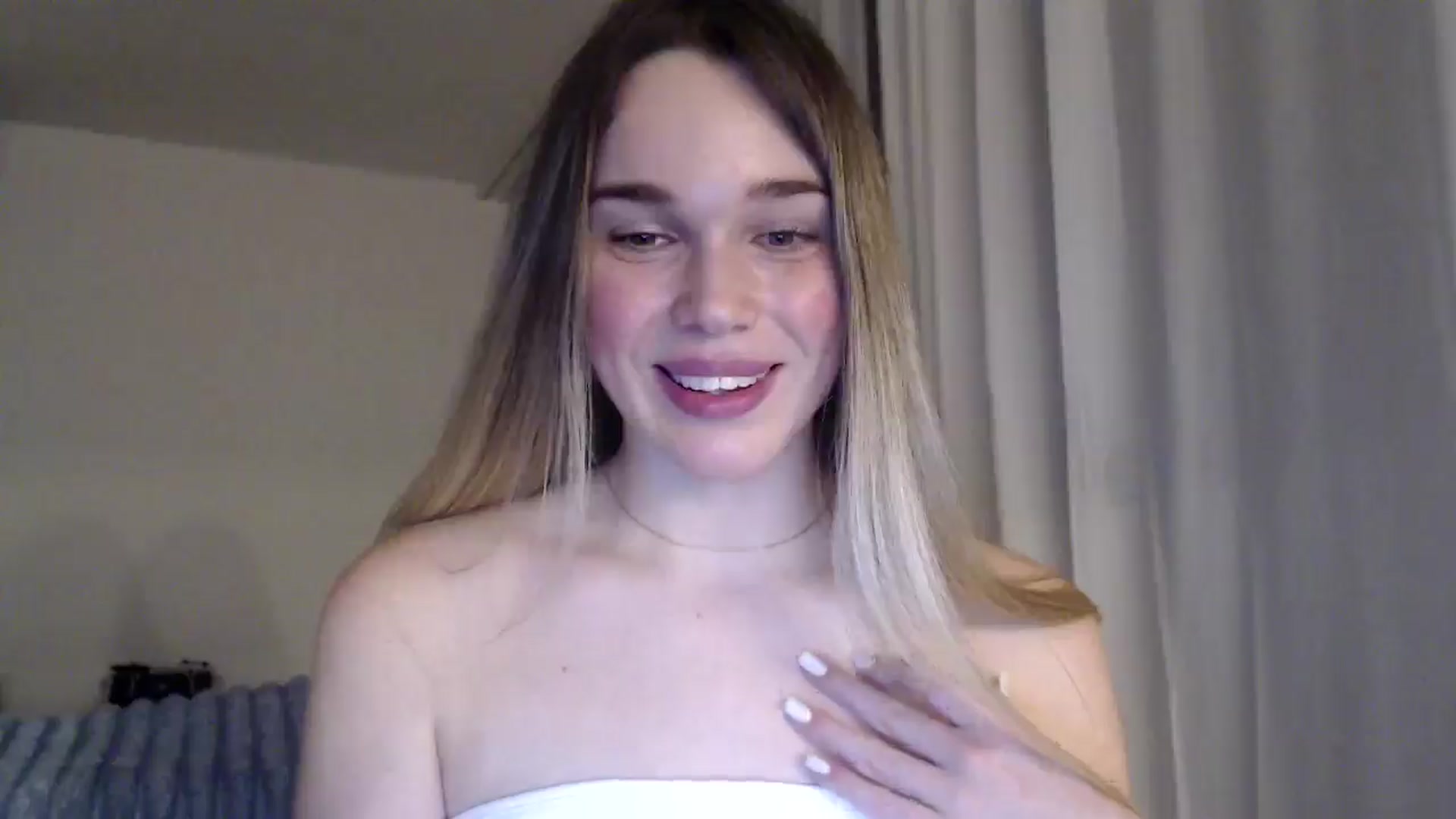 Gallery image thumbnail from Ooh_Cassie's myfreecams stream on, 01/02/2026, 23:21 image 19 of 20