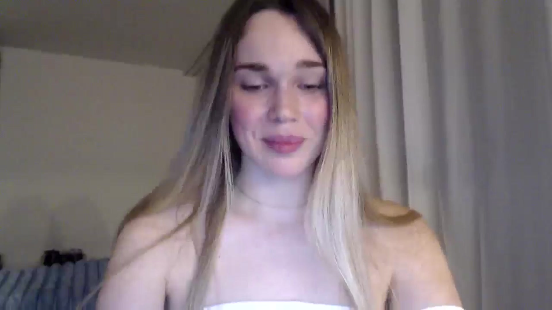 Gallery image thumbnail from Ooh_Cassie's myfreecams stream on, 01/02/2026, 23:21 image 16 of 20