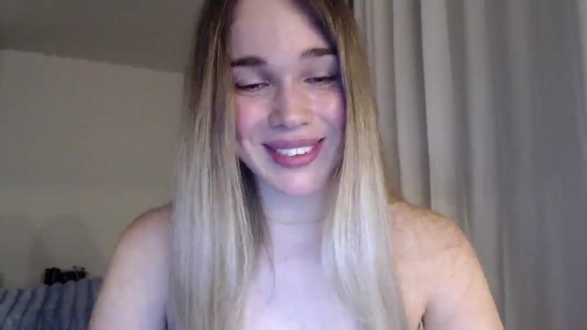 Gallery image thumbnail from Ooh_Cassie's myfreecams stream on, 01/02/2026, 23:21 image 17 of 20