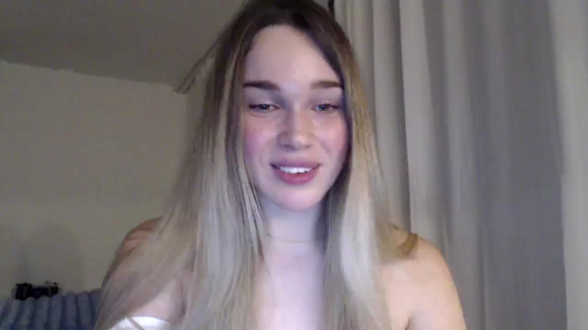 Gallery image thumbnail from Ooh_Cassie's myfreecams stream on, 01/02/2026, 23:21 image 6 of 20