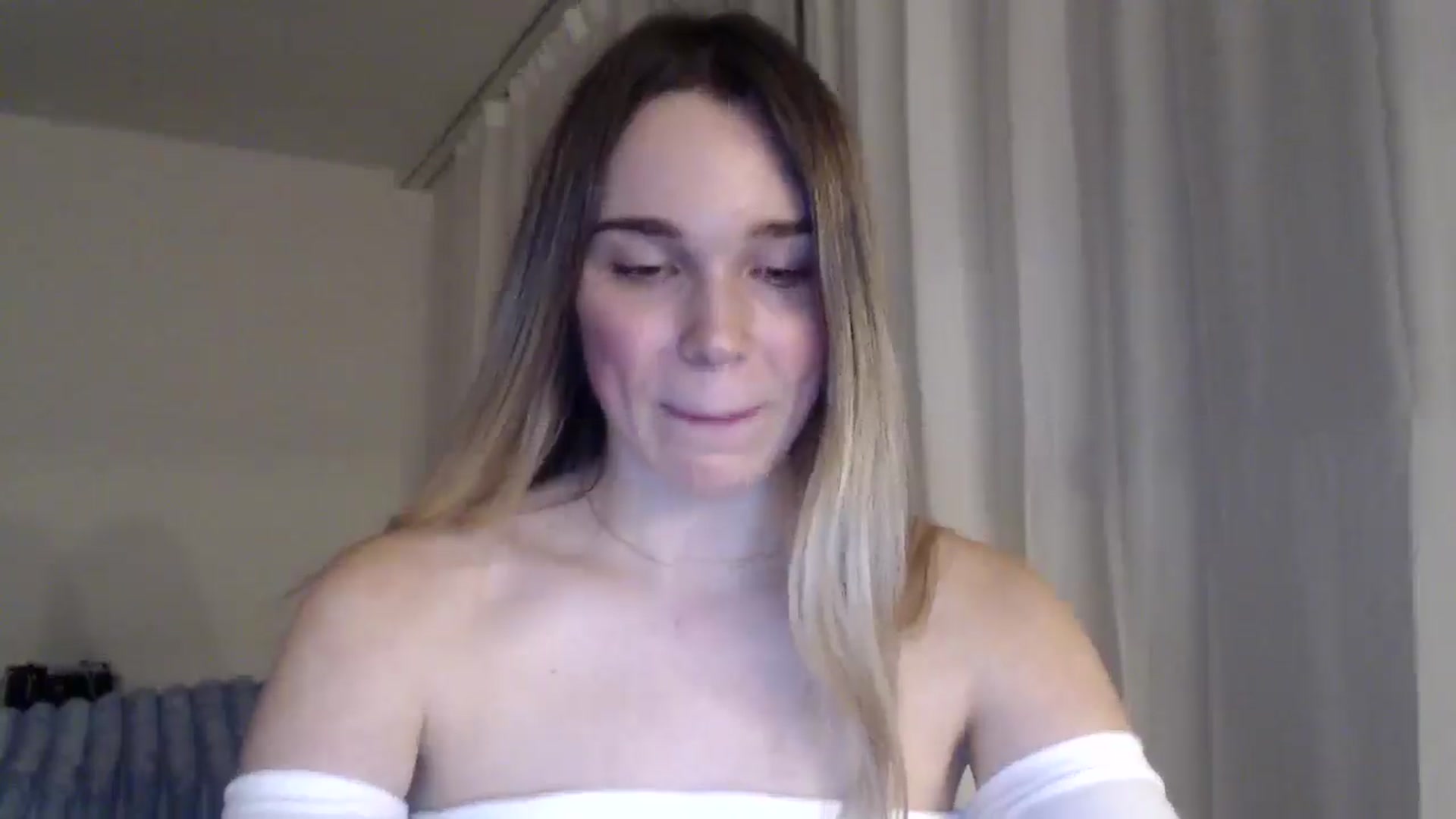 Gallery image thumbnail from Ooh_Cassie's myfreecams stream on, 01/03/2026, 24:52 image 12 of 20