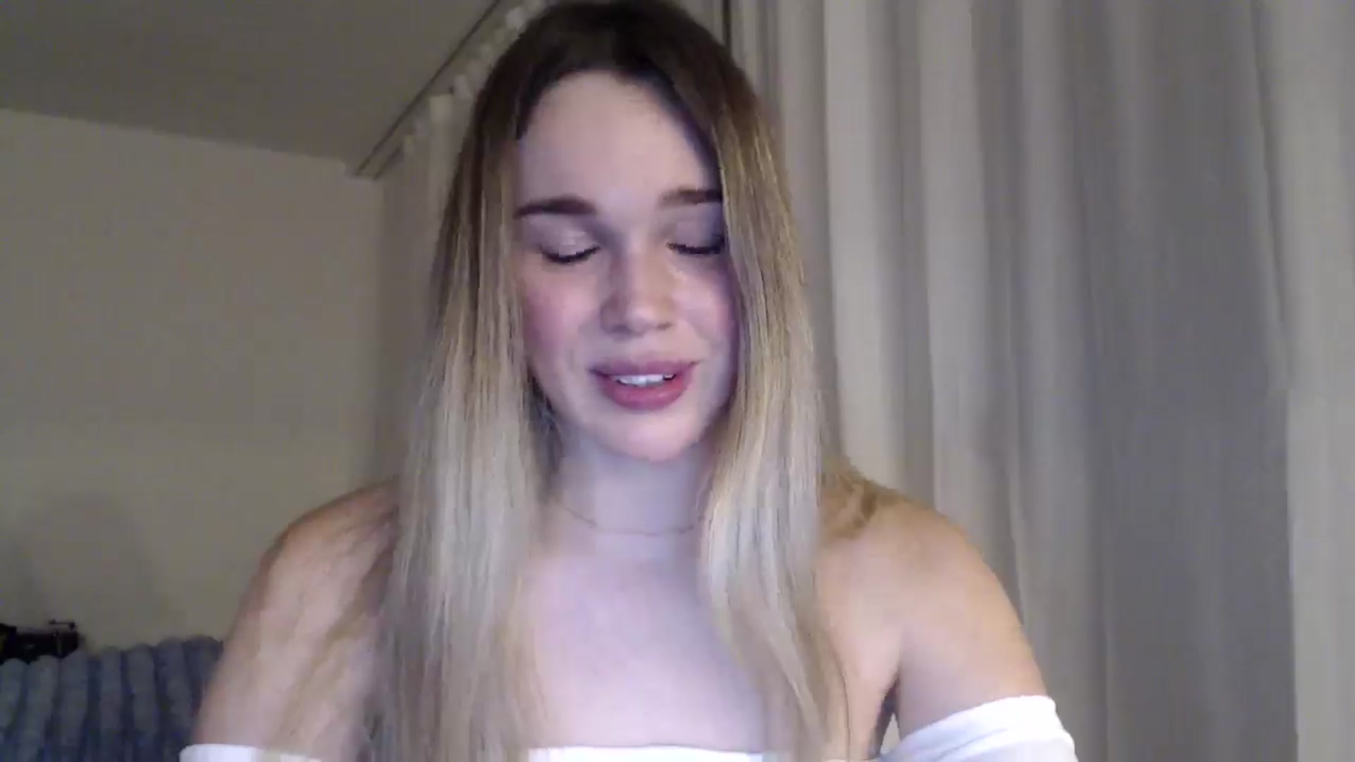 Gallery image thumbnail from Ooh_Cassie's myfreecams stream on, 01/03/2026, 24:52 image 8 of 20