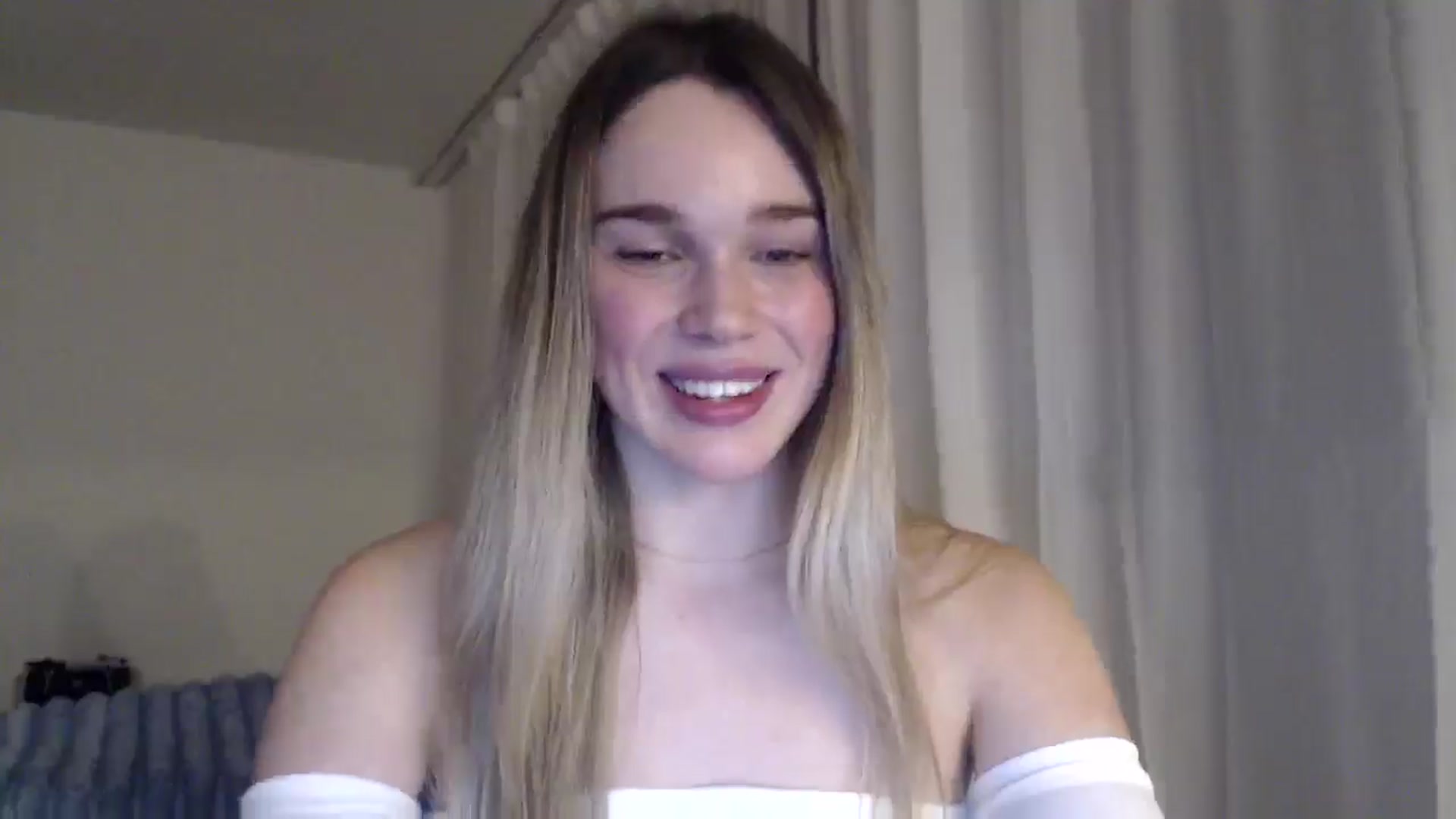 Gallery image thumbnail from Ooh_Cassie's myfreecams stream on, 01/03/2026, 24:52 image 17 of 20