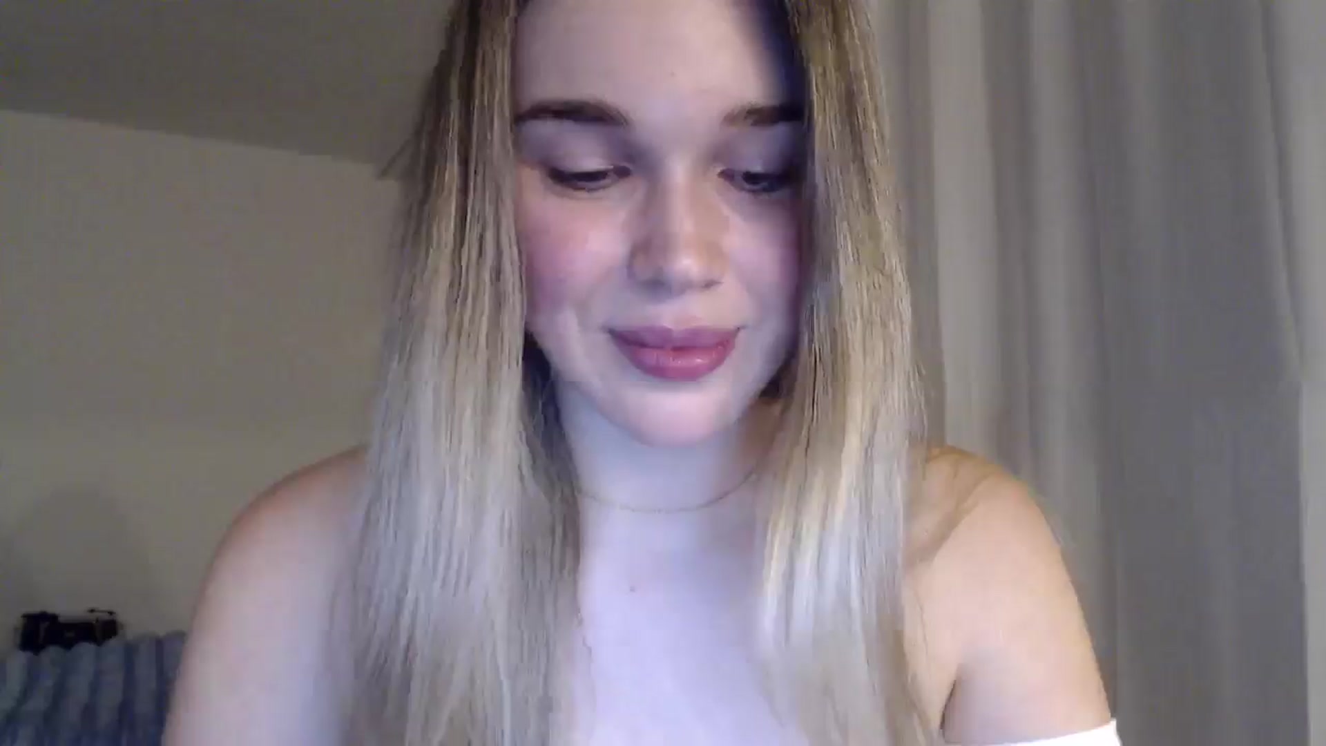 Gallery image thumbnail from Ooh_Cassie's myfreecams stream on, 01/03/2026, 24:52 image 16 of 20