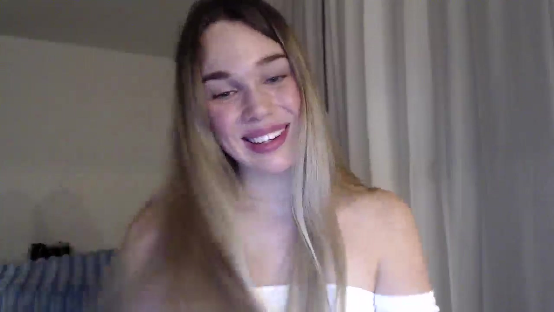 Gallery image thumbnail from Ooh_Cassie's myfreecams stream on, 01/03/2026, 01:30 image 18 of 20