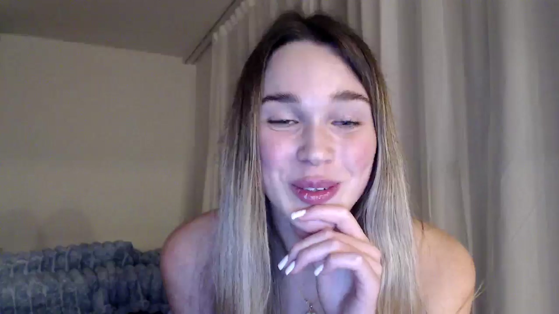 Gallery image thumbnail from Ooh_Cassie's myfreecams stream on, 01/17/2026, 24:01 image 18 of 20