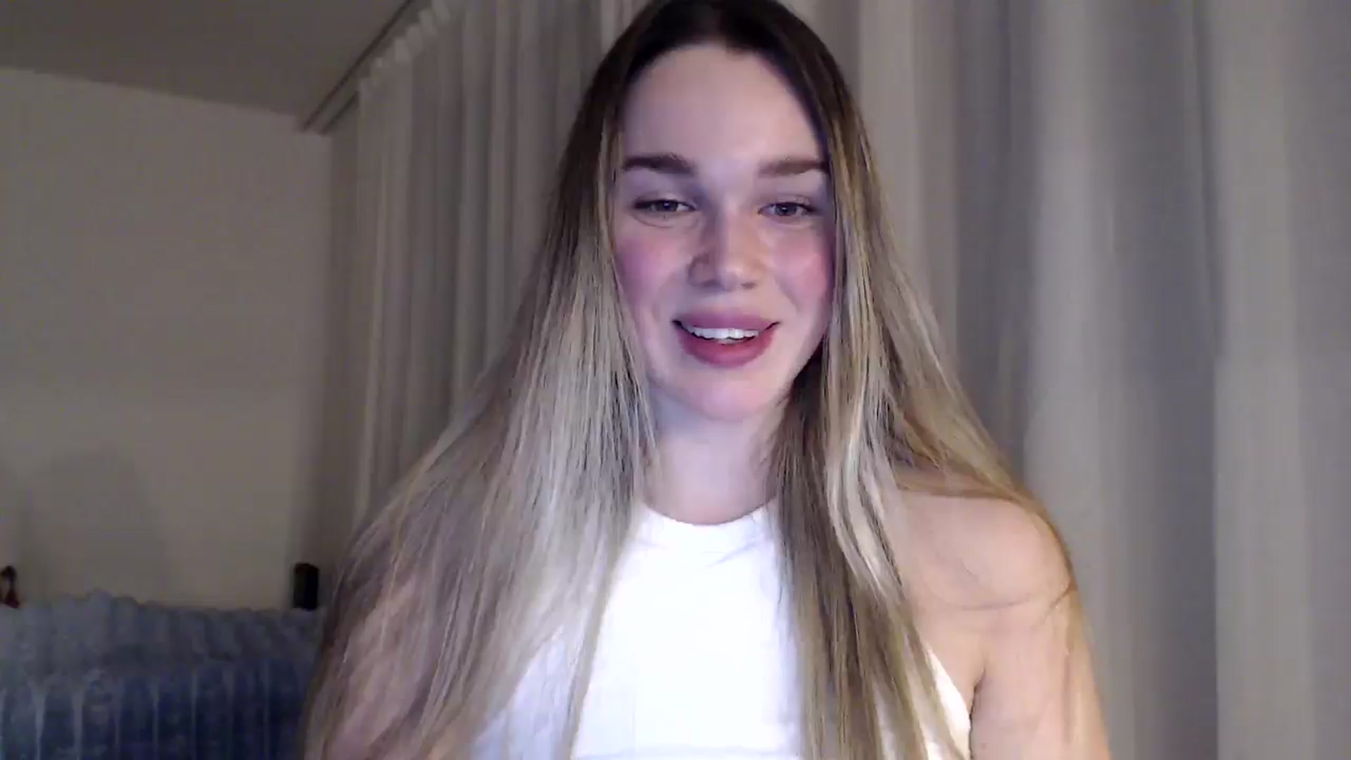Gallery image thumbnail from Ooh_Cassie's myfreecams stream on, 01/17/2026, 21:18 image 15 of 20