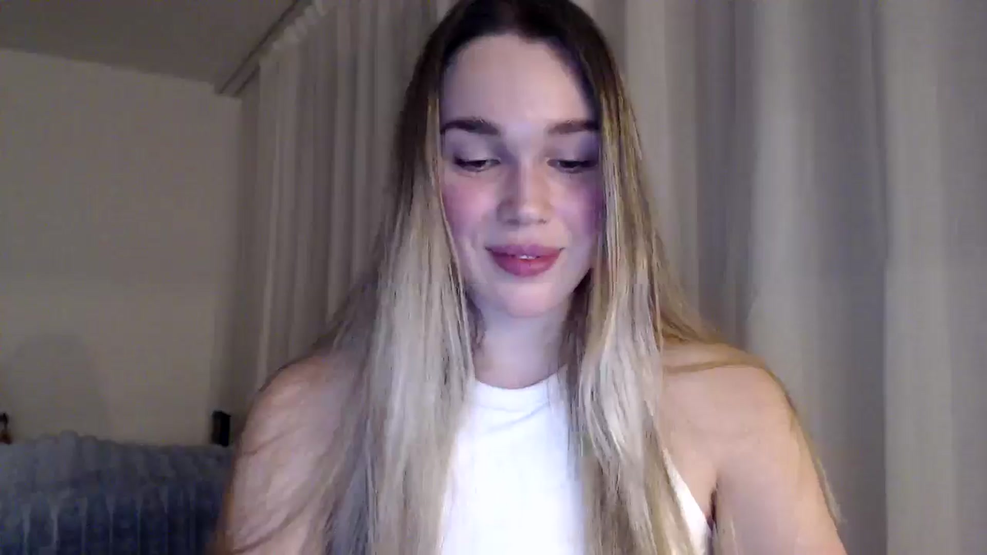 Gallery image thumbnail from Ooh_Cassie's myfreecams stream on, 01/17/2026, 21:18 image 18 of 20